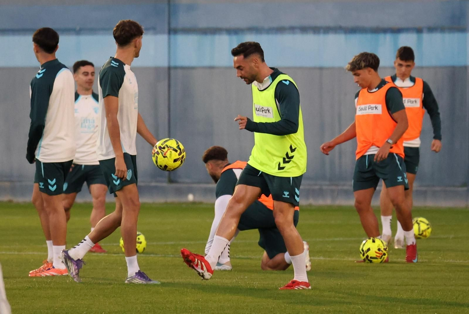 Sergio Pellicer sigue con fuerza al frente del Málaga CF