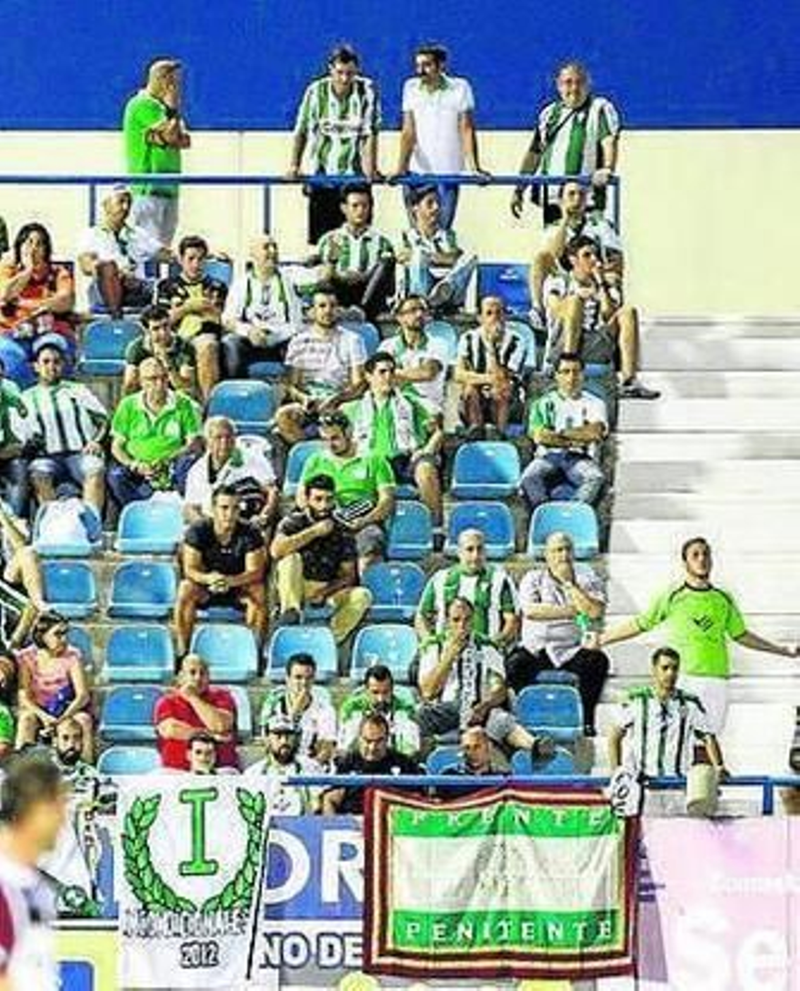 Aficionados en Butarque.