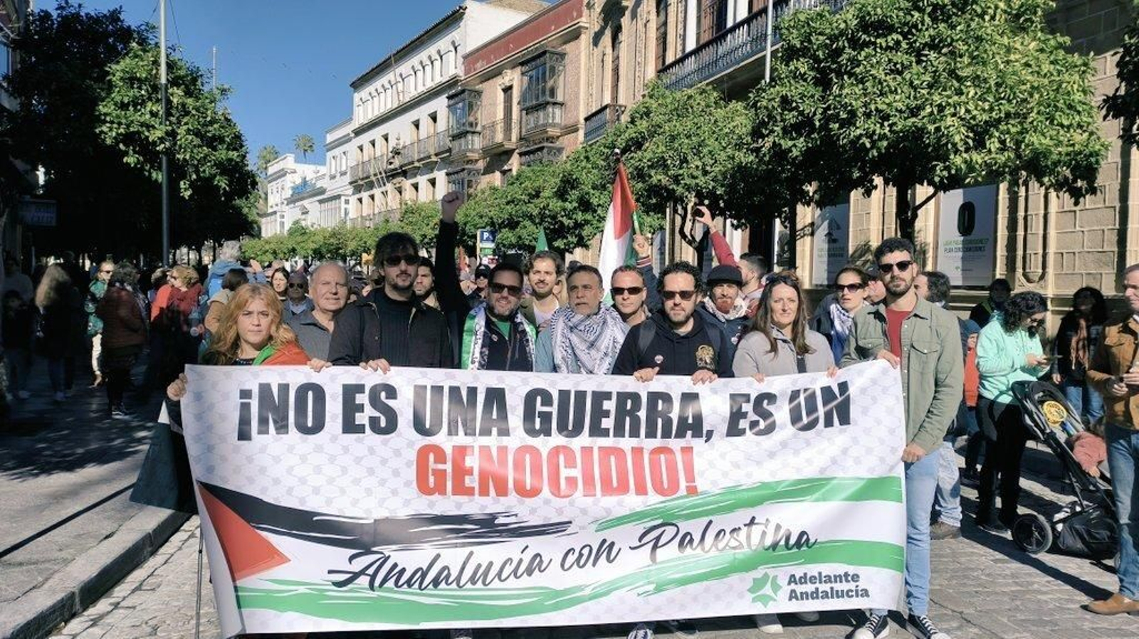 La manifestación para pedir el alto el fuego en Gaza, en la Calle Larga.
