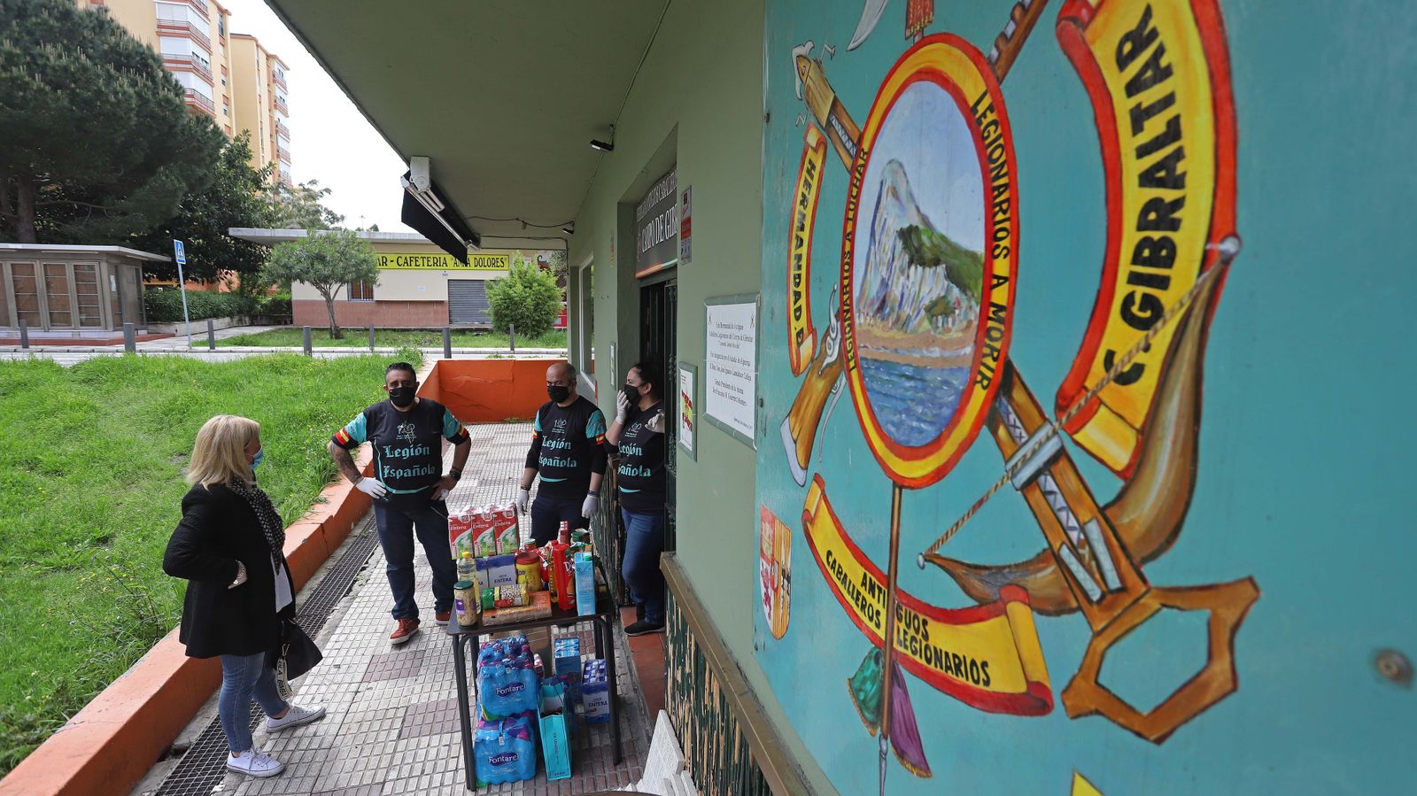 Recogida de alimentos de la Hermandad de Antiguos Caballeros Legionarios del Campo de Gibraltar