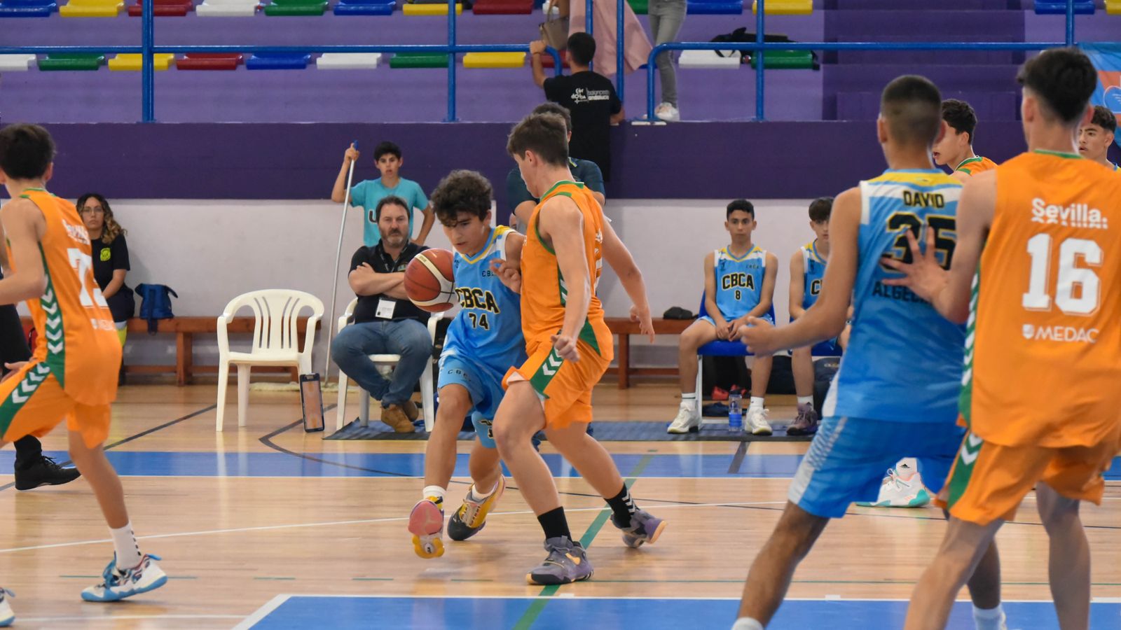 Las fotos de los cuartos de final del Cadeba infantil de La Línea