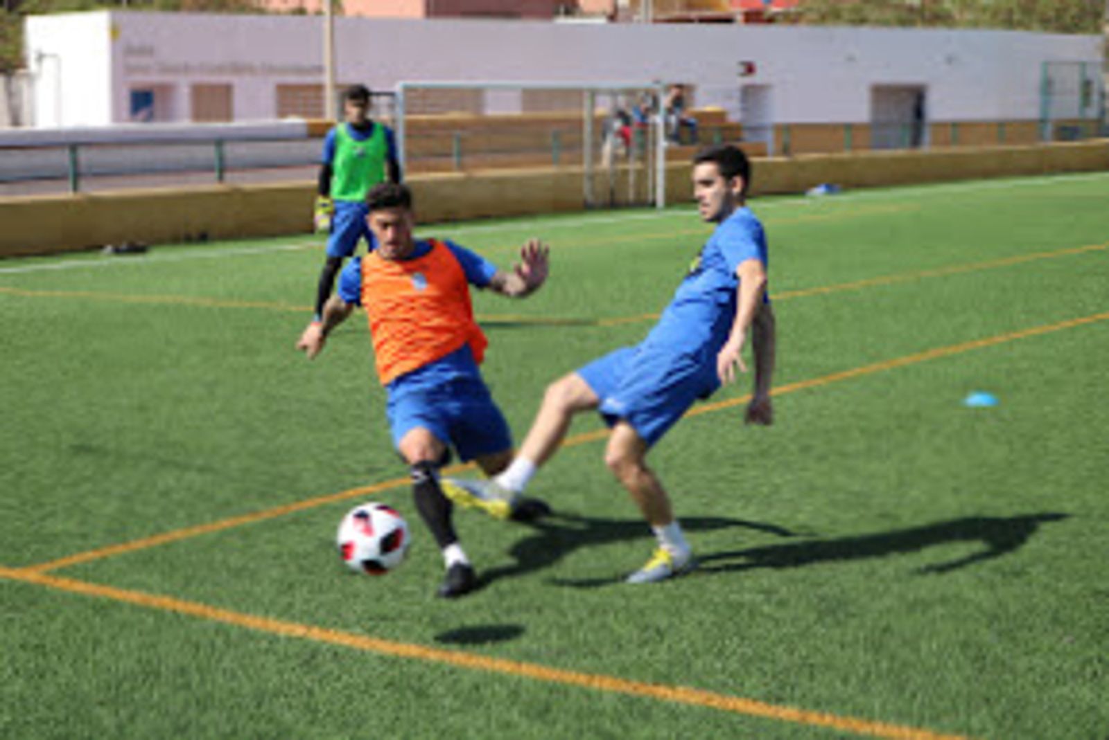 Acción del primer entrenamiento del Melilla de esta semana.