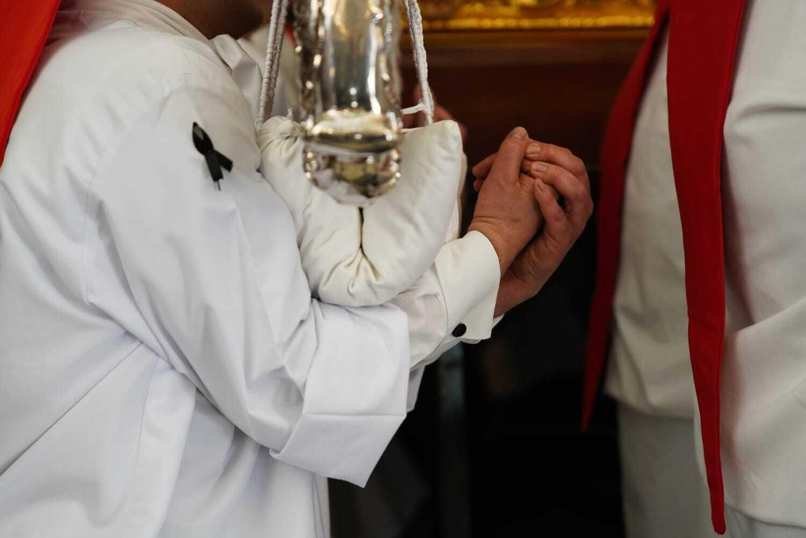 Lunes Santo en Lucena: La procesión de la Cofradía Franciscana de Pasión, en fotografías