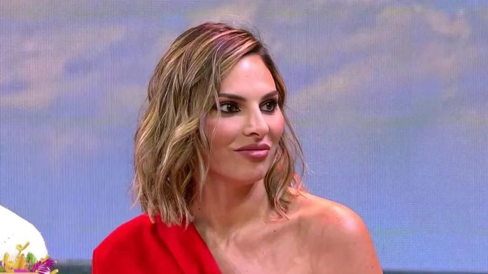 Irene Rosales ha reaccionado a la entrevista de Kiko Rivera en '¡De viernes!' presumiendo de su nuevo amor. Irene Rosales ha reaccionado a la entrevista de Kiko Rivera en '¡De viernes!' presumiendo de su nuevo amor.