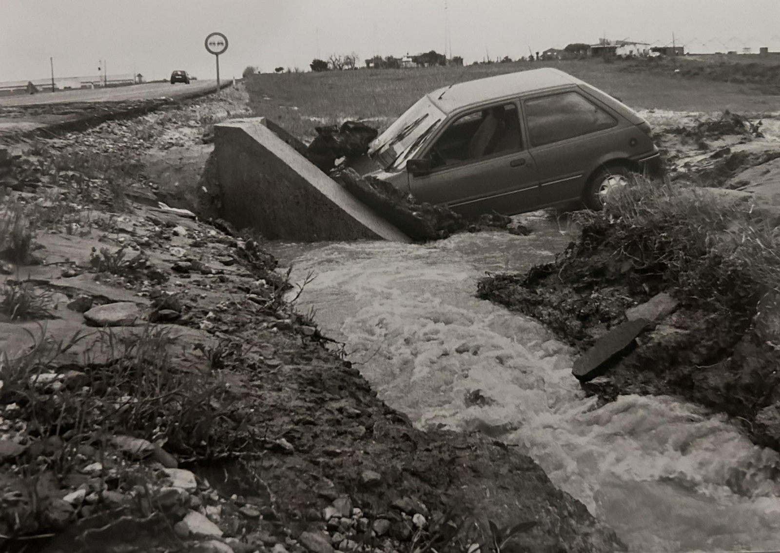 Efectos de las inundaciones de Huelva en 1996 en Marismas del Odiel y Barriada de la Navidad.