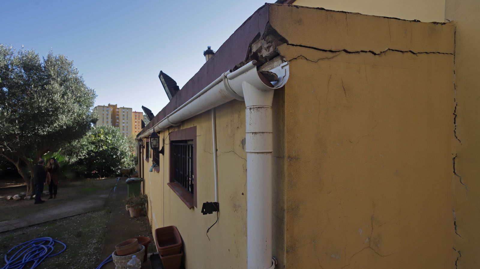 Fotos de los desperfectos en la parroquia de San Miguel en Algeciras