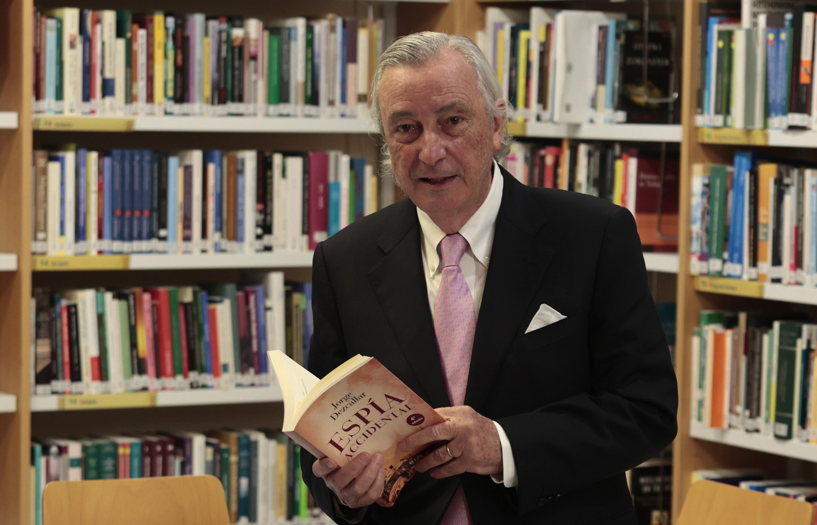 Jorge Dezcallar (Palma de Mallorca, 1945), en la Fundación Tres Culturas de Sevilla.