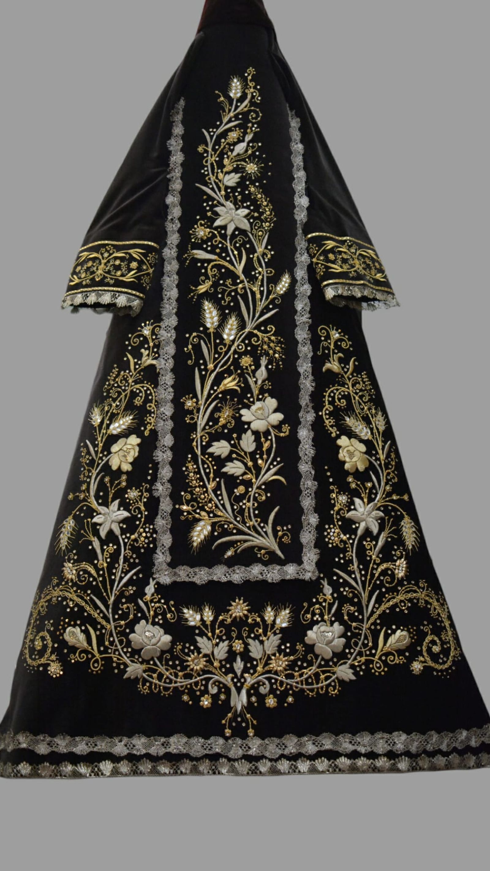 El nuevo hábito de la Virgen del Carmen