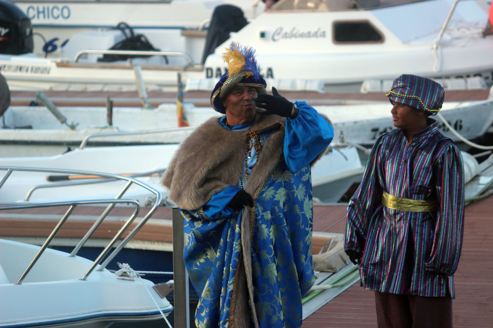 Los Reyes Magos visitan la barriada Río San Pedro