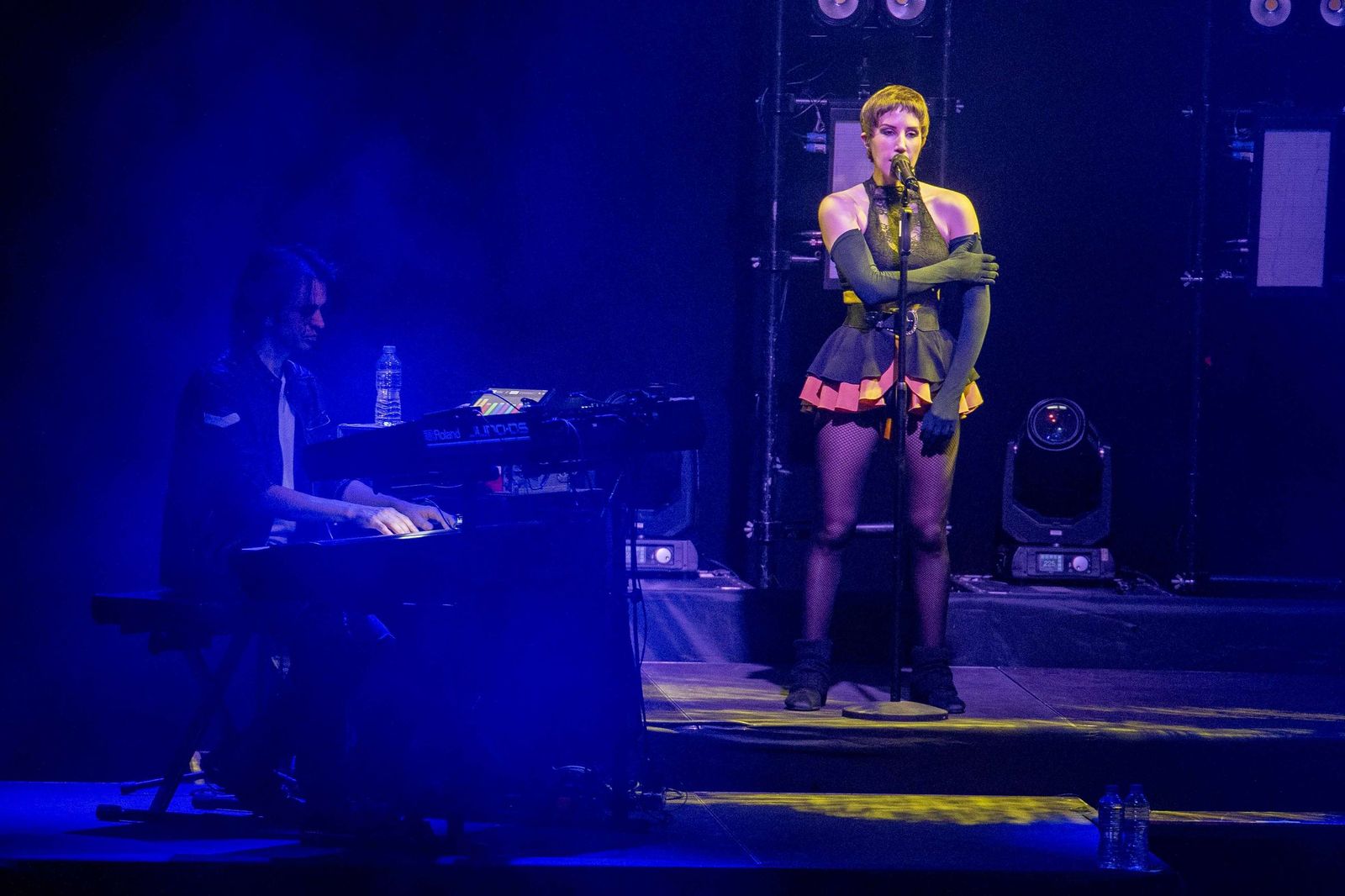 Las canciones fueron interpretadas respetando completamente los arreglos originales y la formación musical e instrumental.