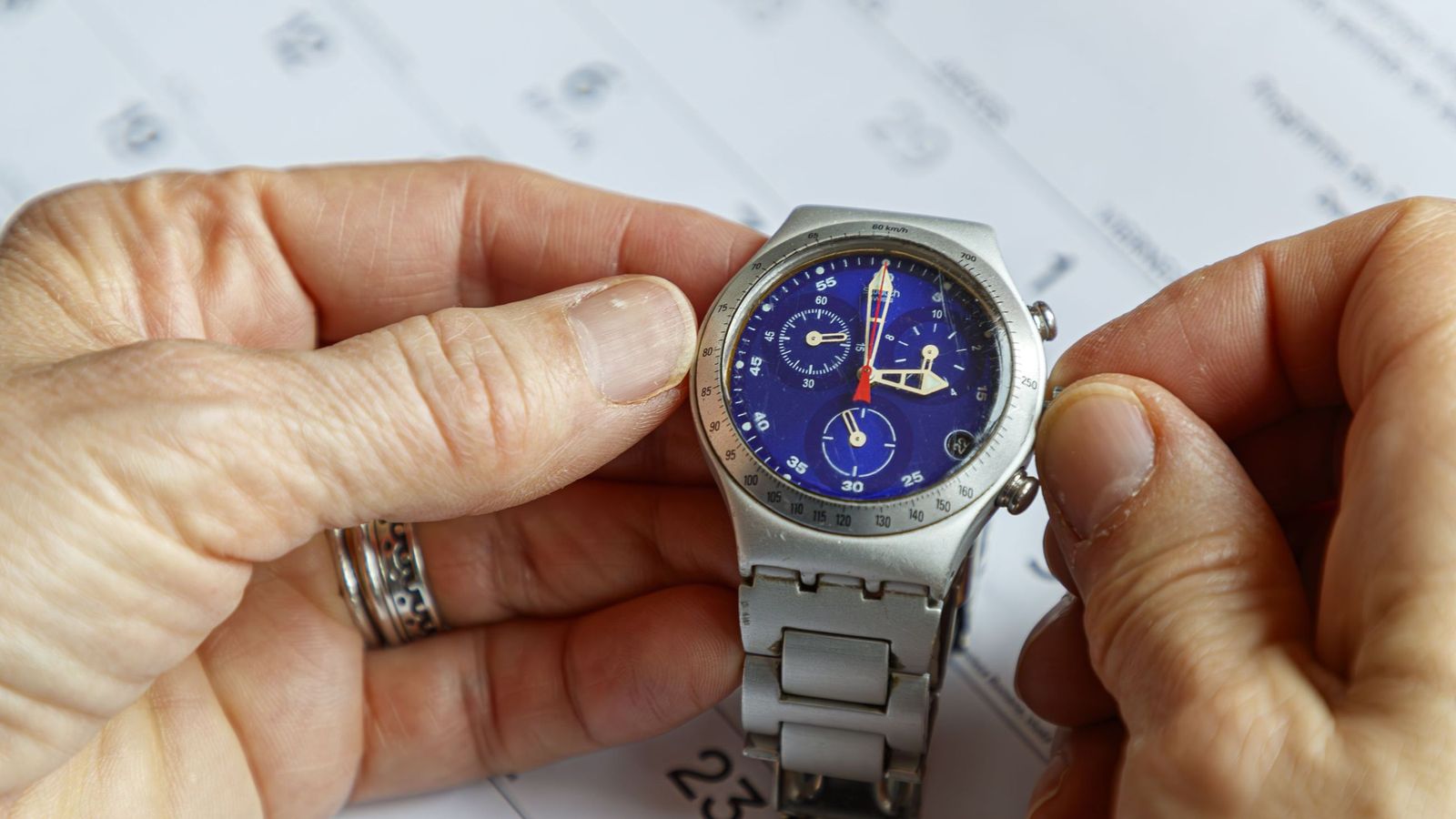 La madrugada del domingo 29 de marzo, a las 02:00 de la mañana los relojes se adelantarán a las 03:00 horas