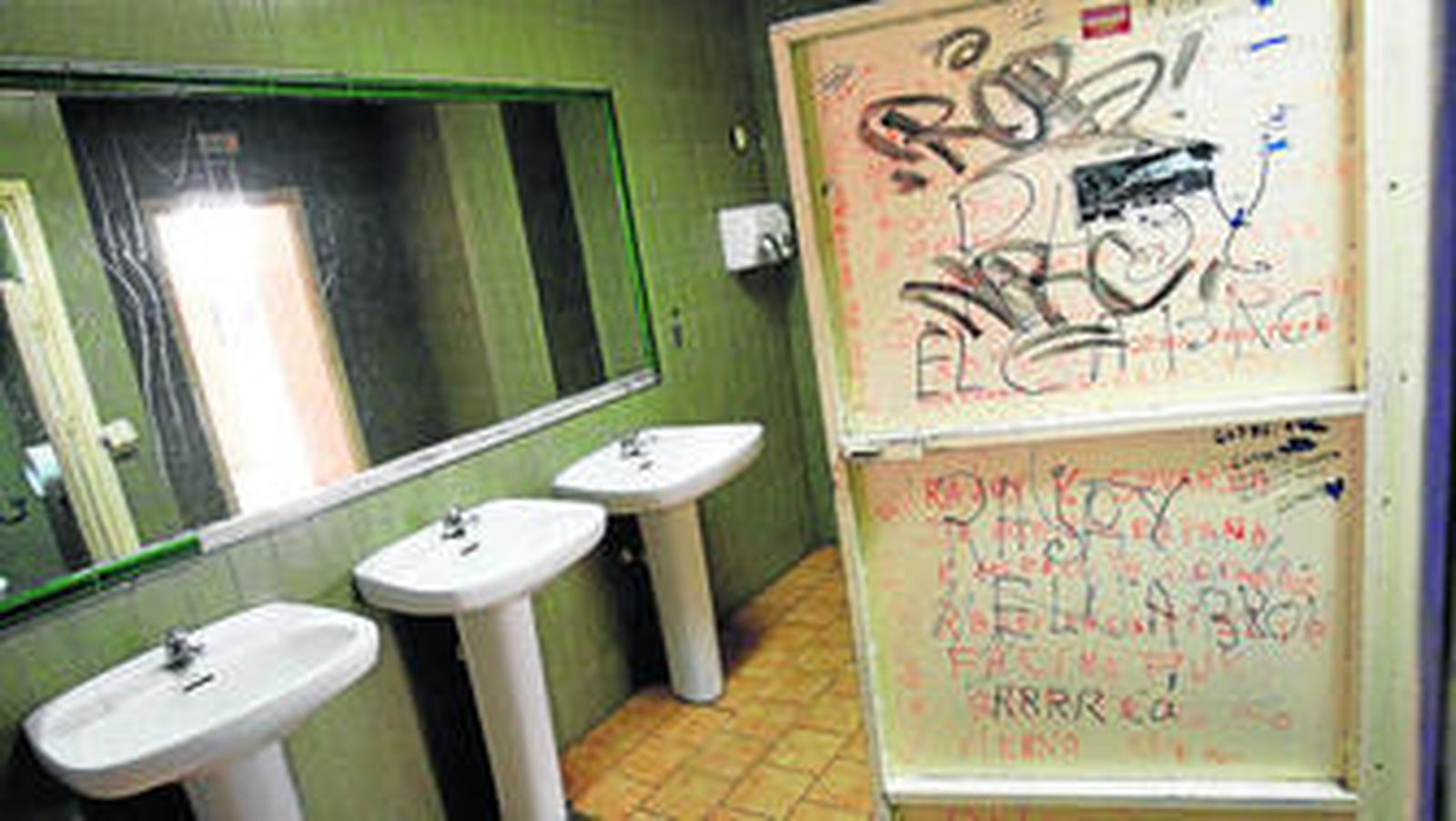 Imagen del interior de uno de los aseos de la estación.