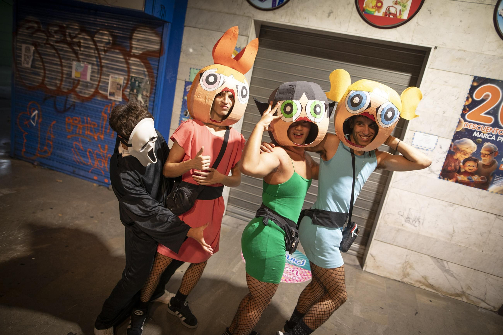 "Así fue la noche de Halloween en Granada: disfraces, truco y trato"