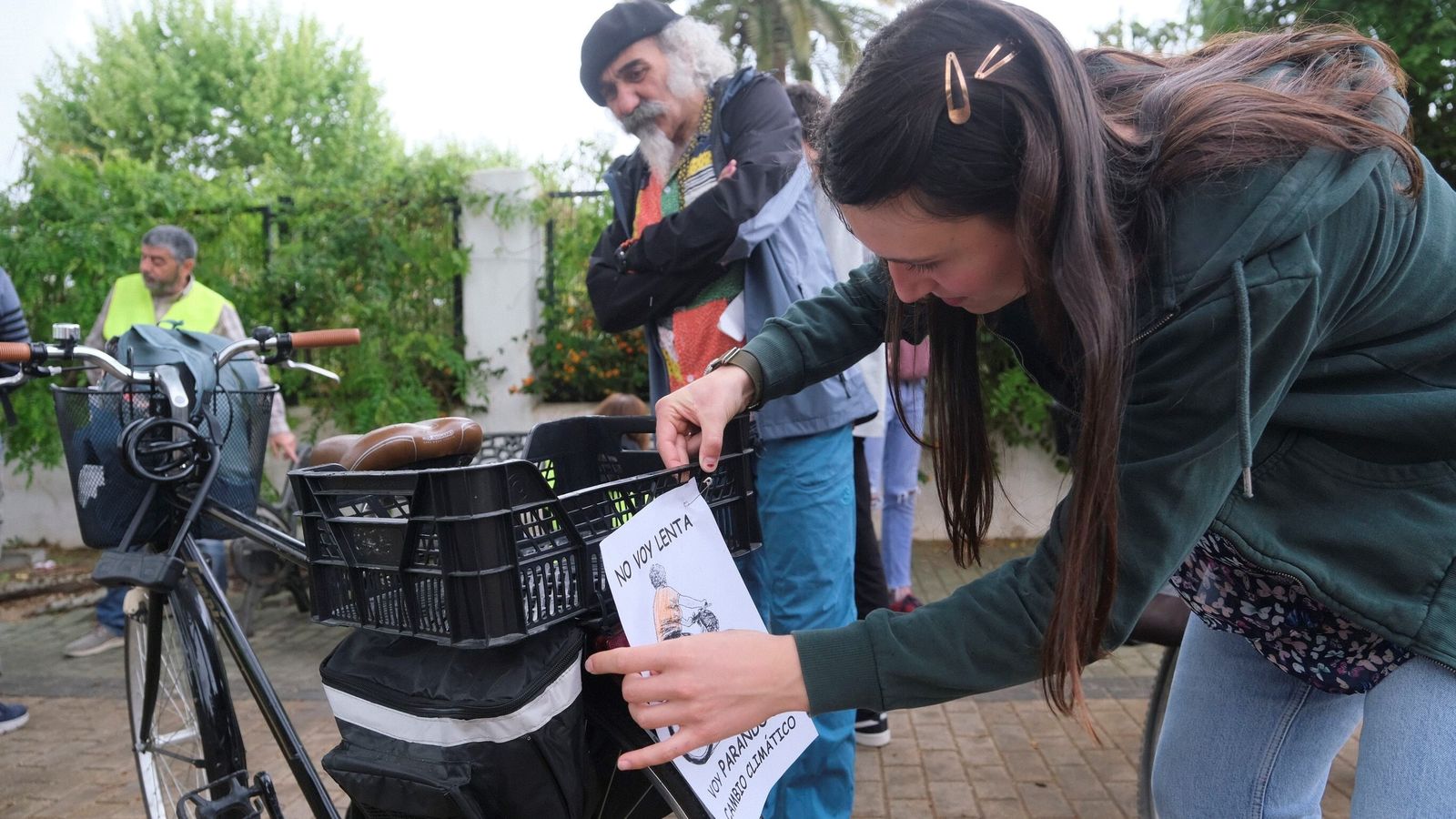 La 'bicifestación' para celebrar el Día de la Tierra en Córdoba, en imágenes