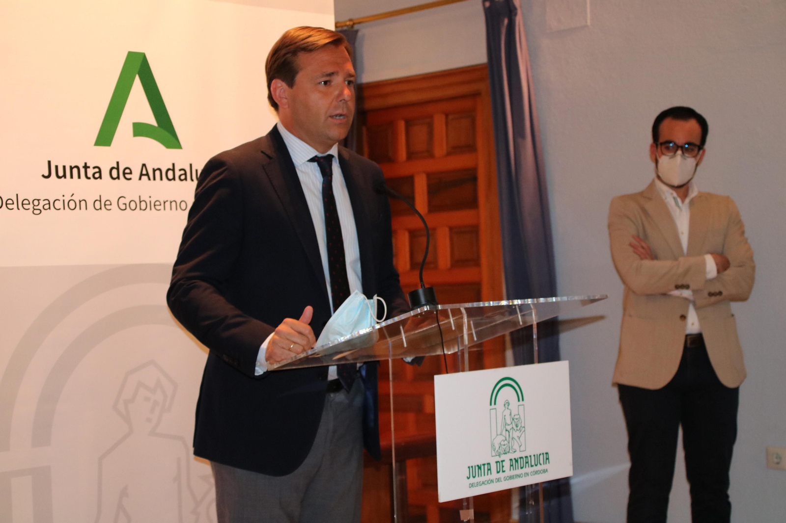 Antonio Repullo y Ángel Herrador, en la Delegación del Gobierno de la Junta.