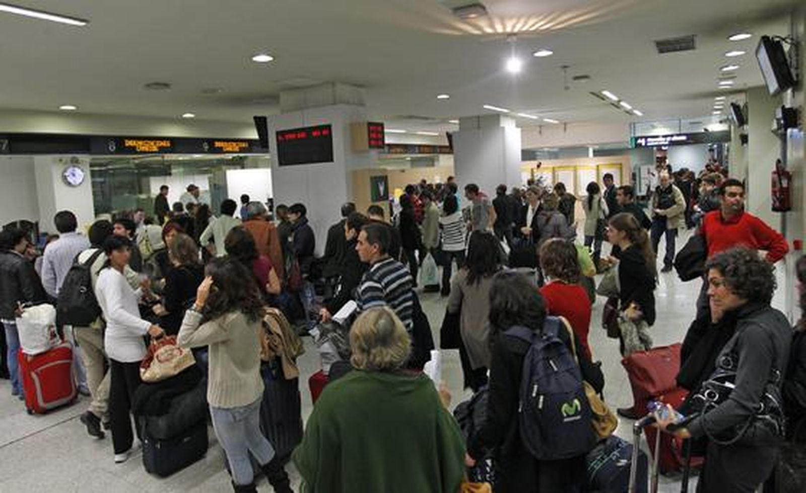El corte del AVE (durante tres horas) afectó a unos 5.200 pasajeros.

Foto: Antonio Pizarro