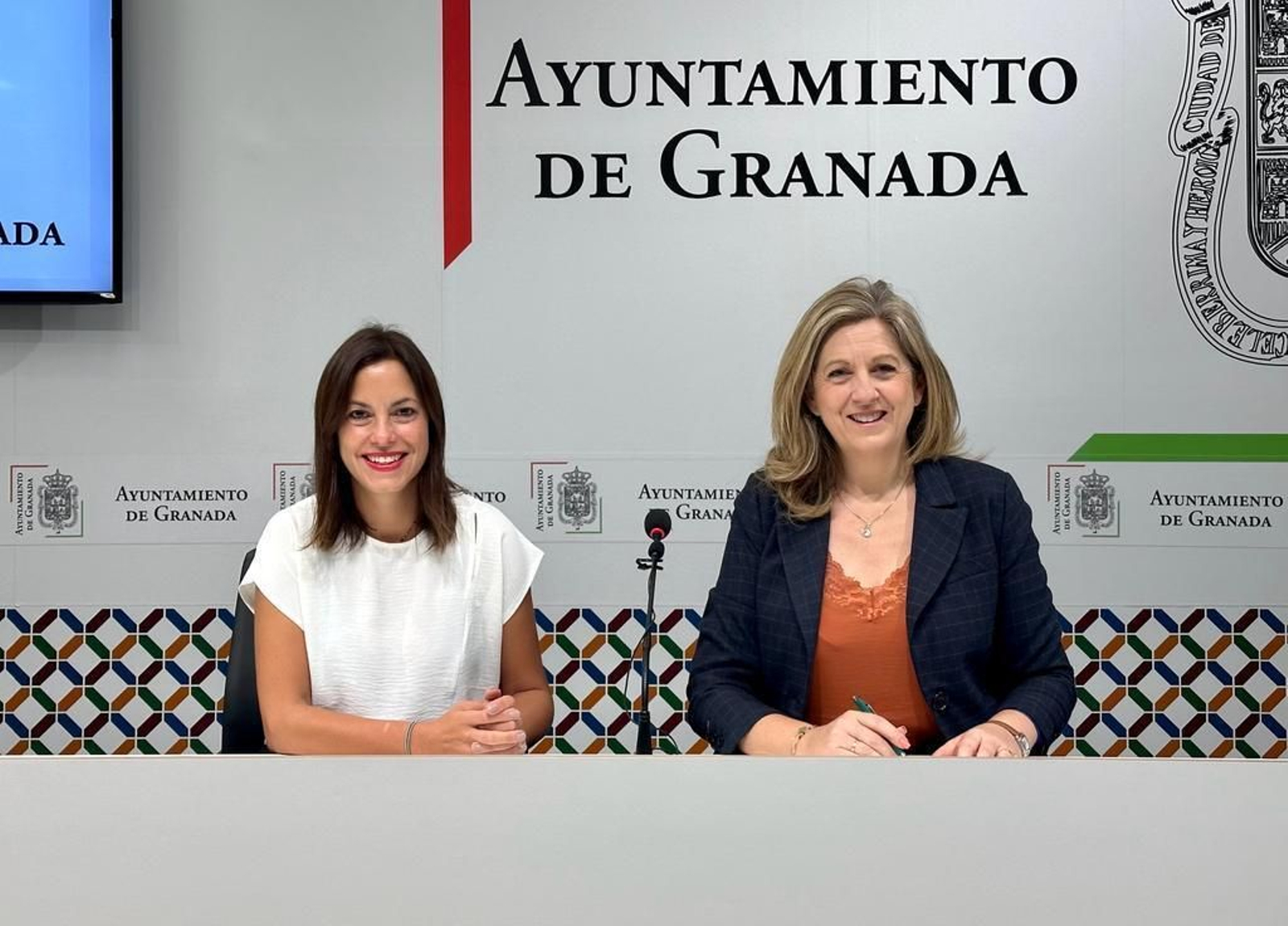 Las concejales de Vox en el Ayuntamiento de Granada, Beatriz Sánchez Agustino y Mónica Rodríguez