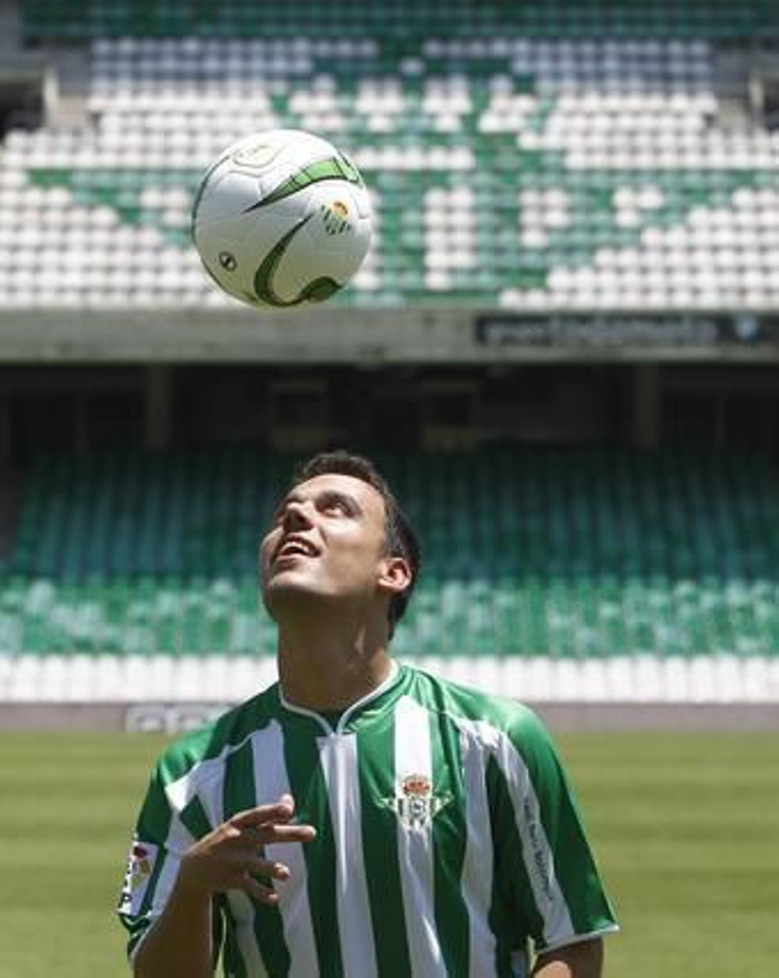 Presentación de Matilla, el nuevo jugador verdiblanco. 

Foto: Antonio Pizarro