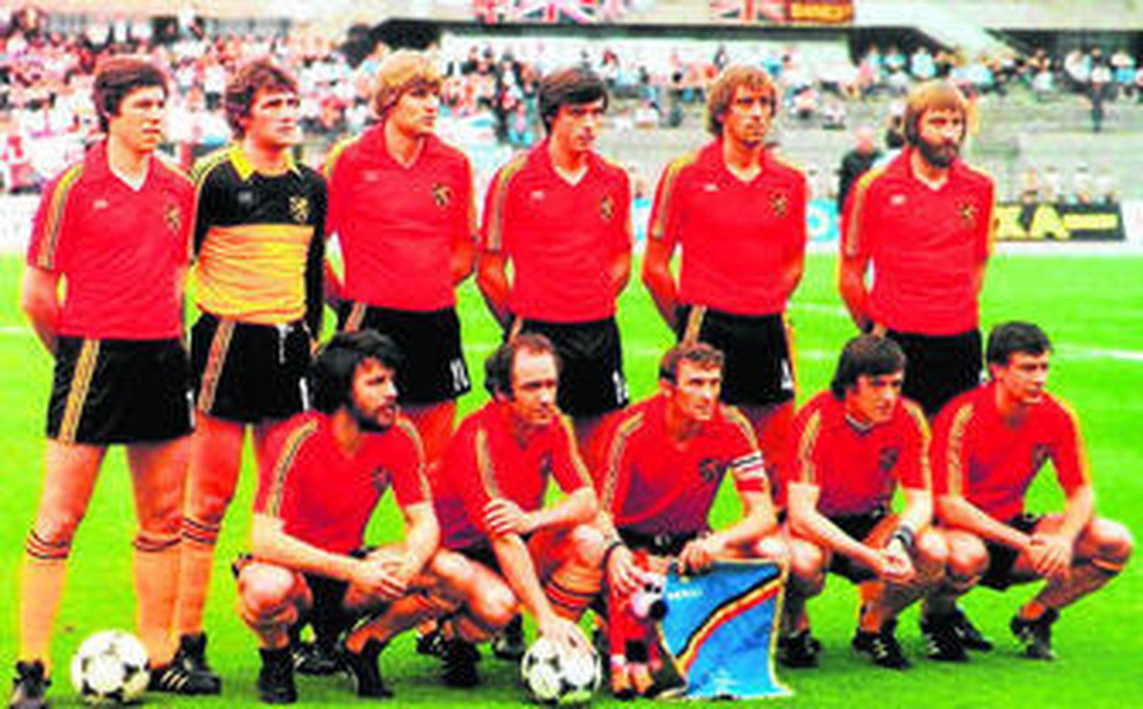 El equipo belga. En pie: Vandereycken, Pfaff, Ceulemans, Mommens, Meeuws y Millecamps. Agachados: Gerets, Van Moer, Cools, Van der Elst y Renquin.