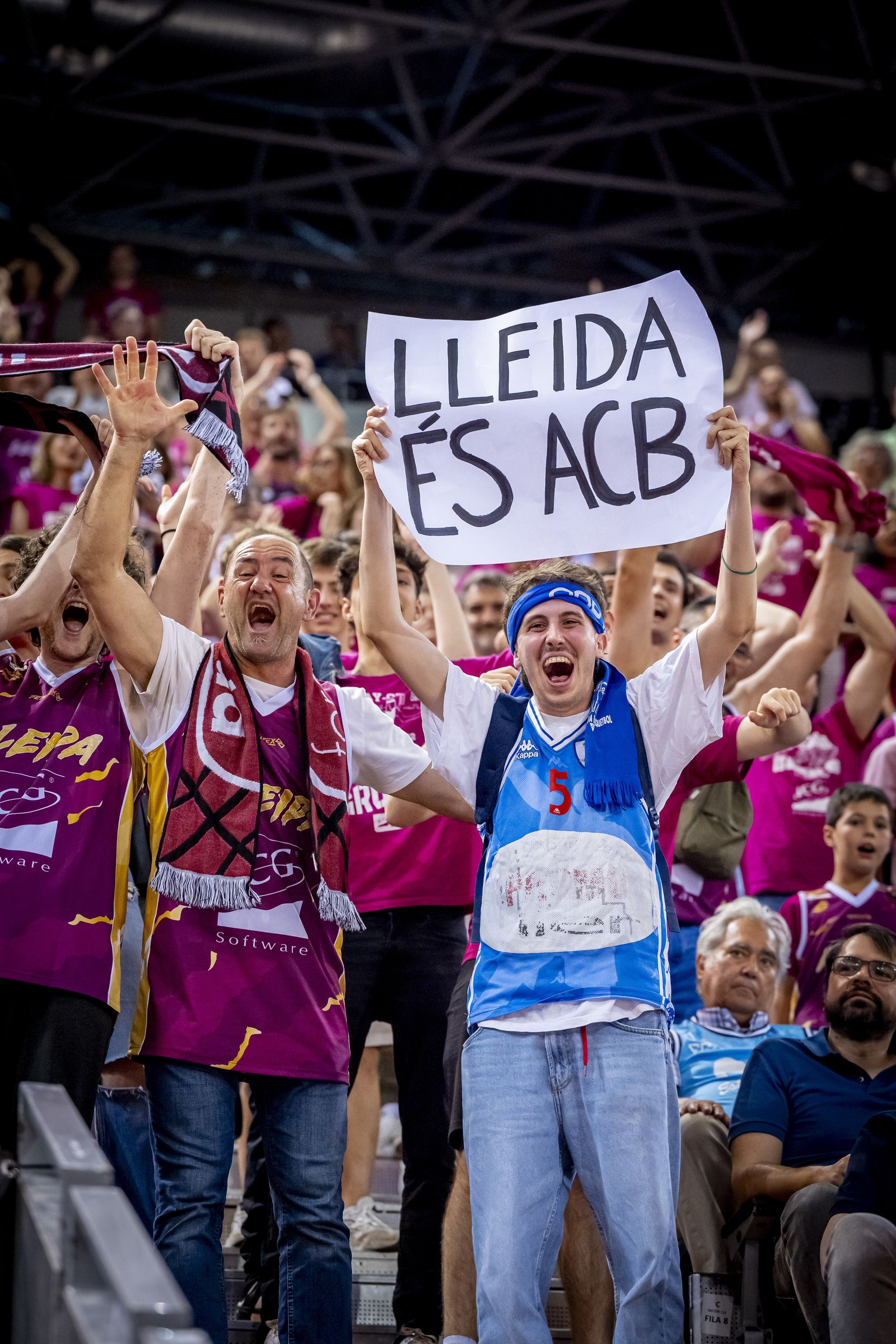 La fiesta del Força Lleida, que vuelve a la ACB 19 años después