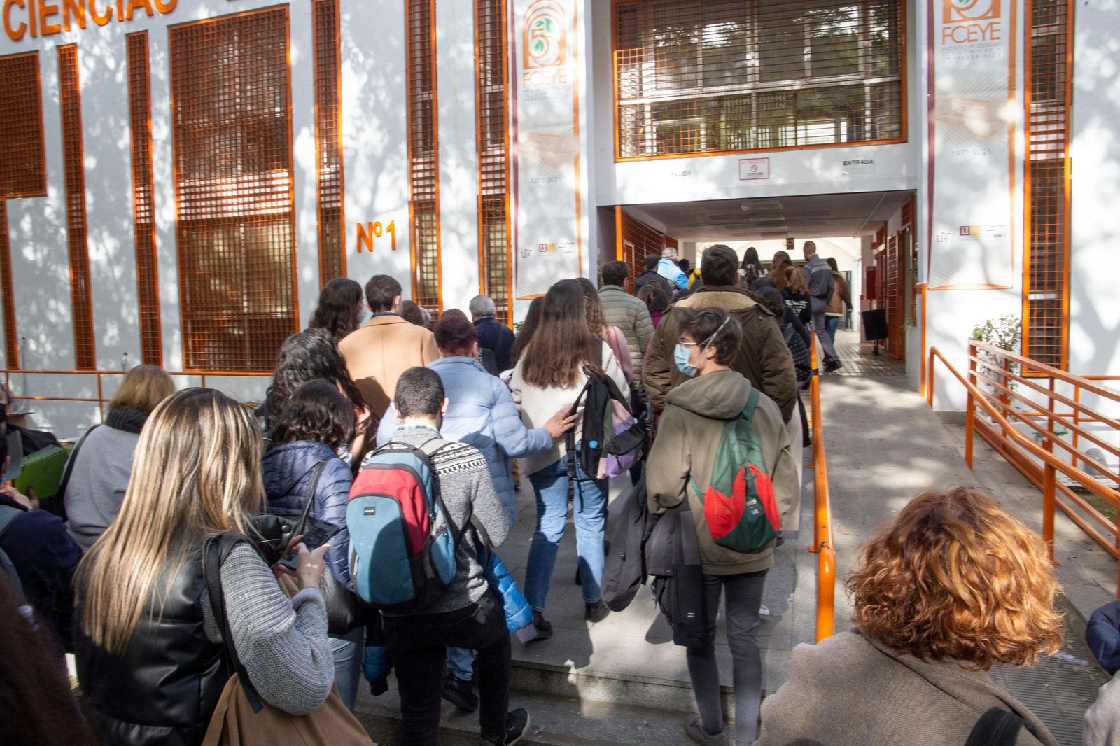 Examen MIR en Sevilla.