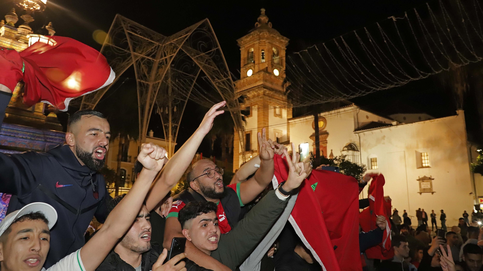 Fotos de la celebración en Algeciras de la victoria de Marruecos sobre España en Qatar