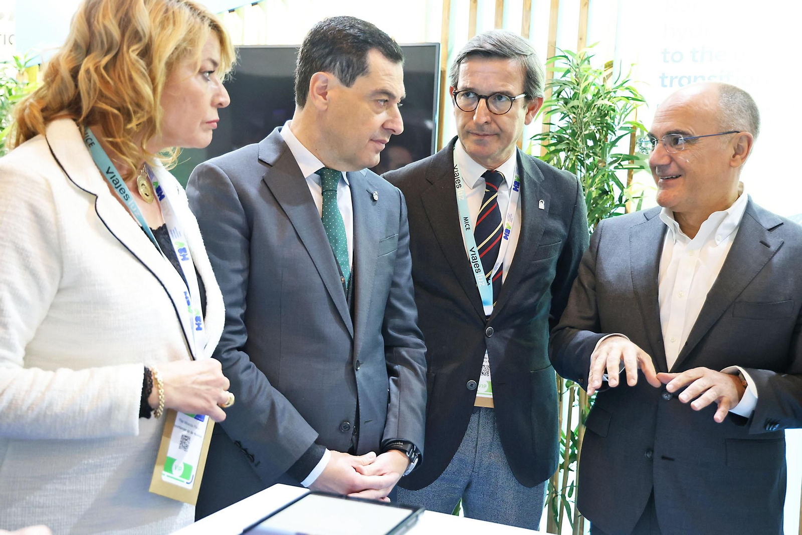 Imágenes del presidente de la Junta de Andalucía, Juanma Moreno, en el II Congreso Nacional de Hidrógeno Verde