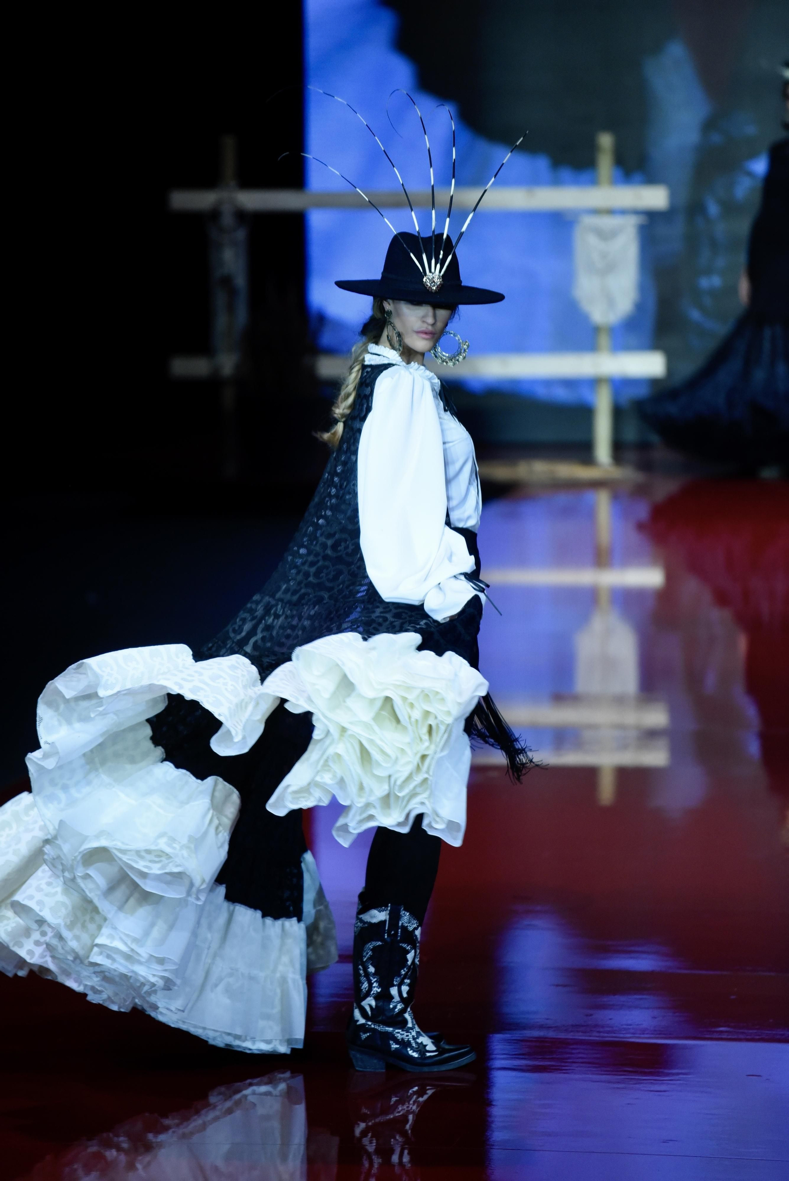 El desfile de Flor de Cerezo en SIMOF 2022, todas las fotos