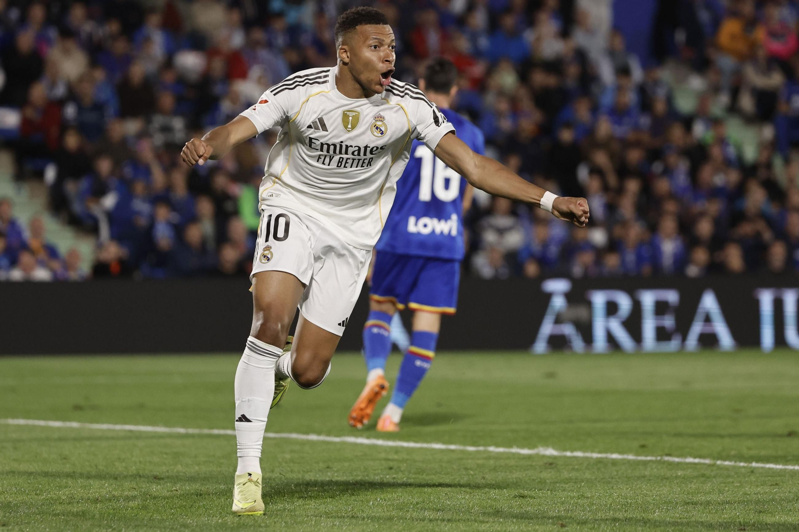 Mbappé celebra el gol que marcó en el 80' a pase de Arda Güler.