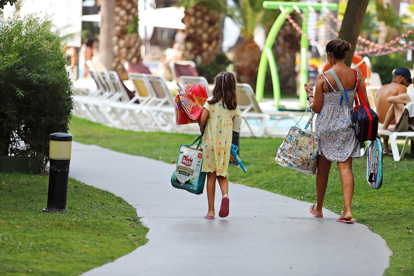 Huéspedes en el interior de un hotel costero de la provincia de Huelva.