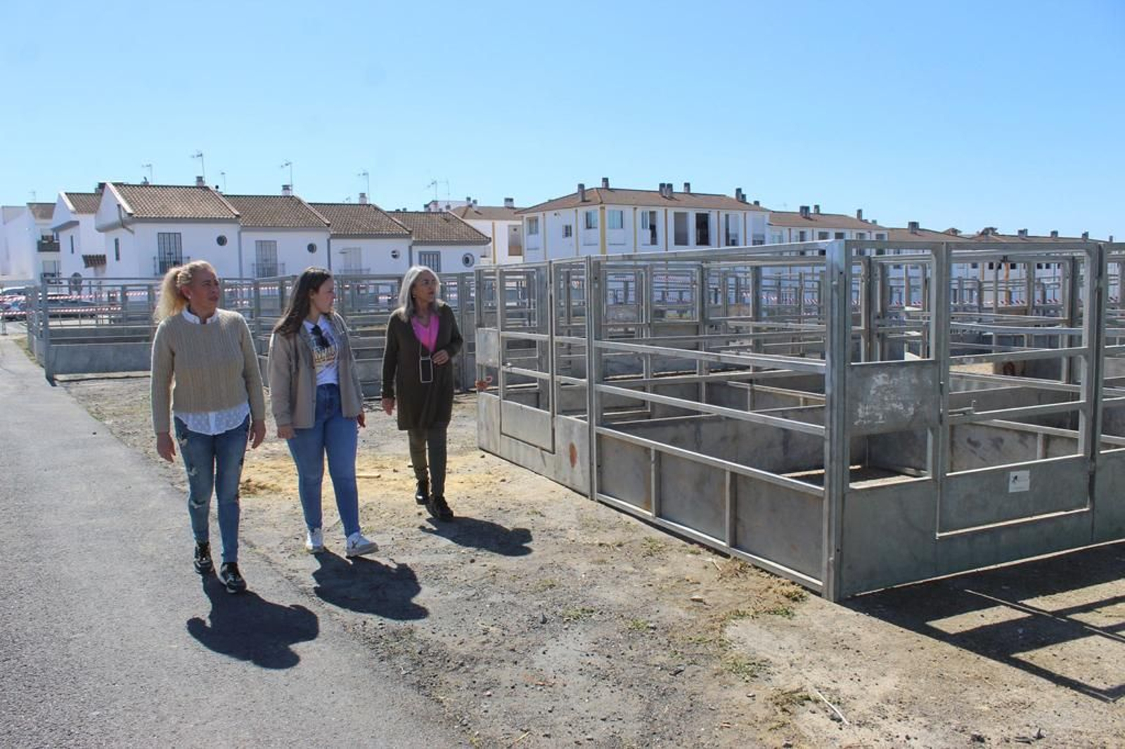 Visita de la corporación municipal a la zona donde se celebrará la Feria del Caballo 2023
