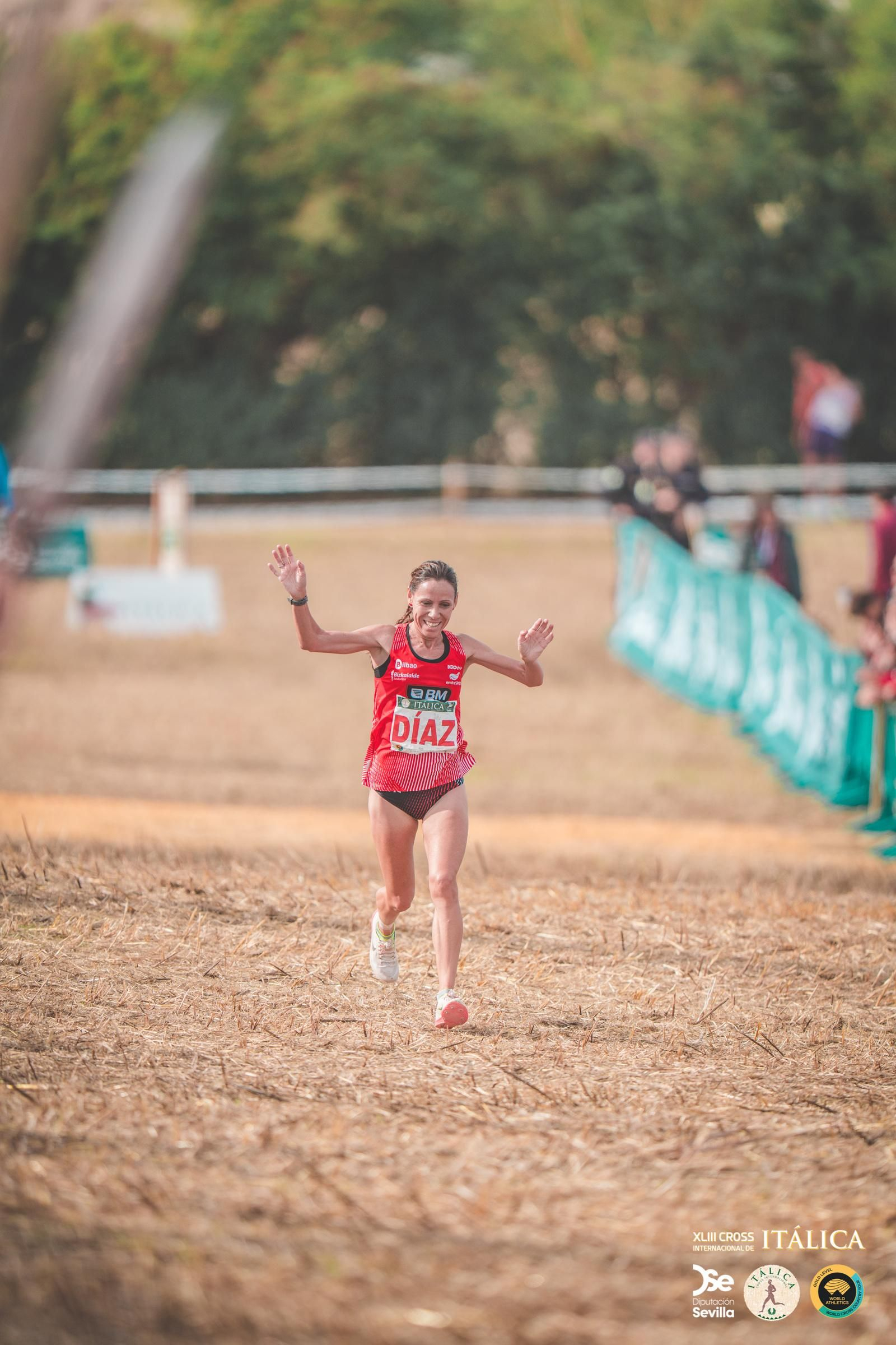 Búscate en las fotos del Cross de Itálica 2025 | 11