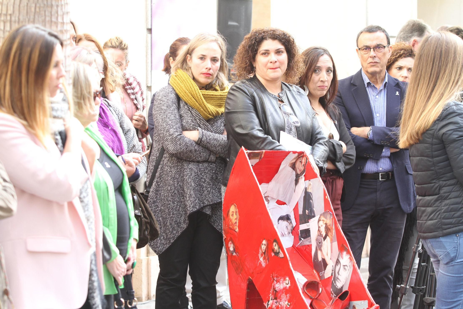 Lectura de manifiesto de violencia contra la mujer