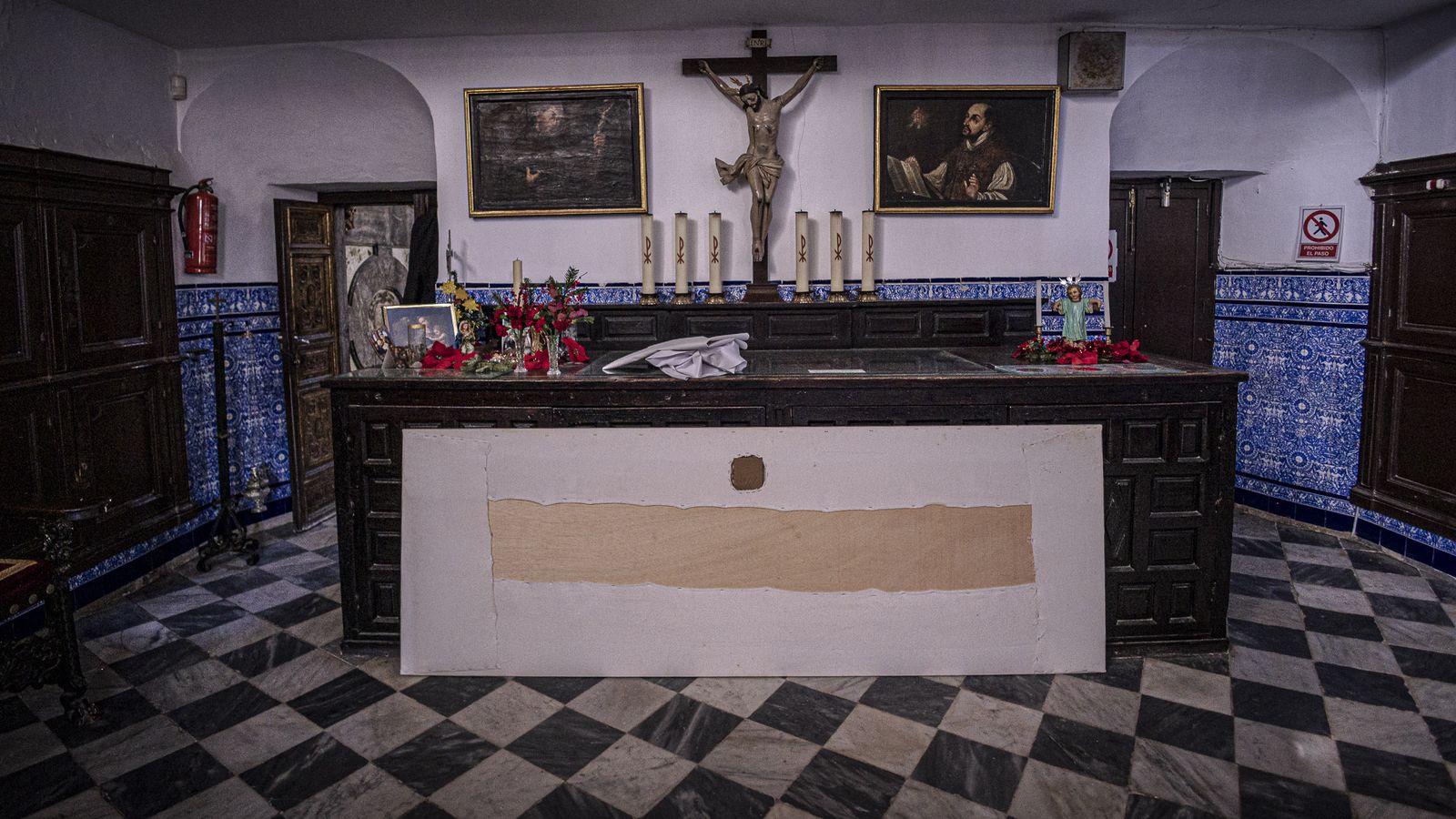 Las imágenes de los efectos de la lluvia en la Parroquia de Santa Cruz (Catedral Vieja) de Cádiz