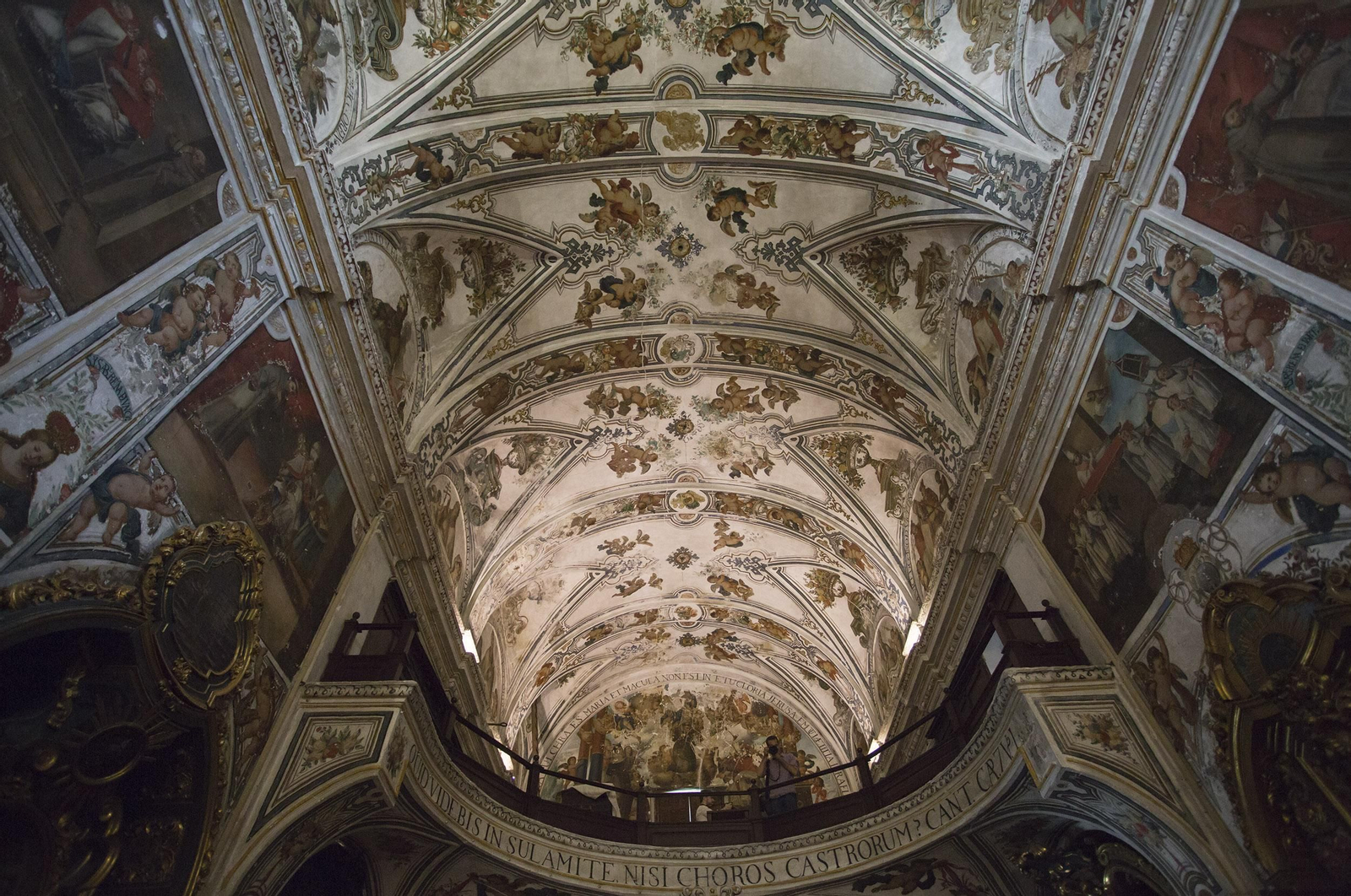 Las magníficas pinturas del templo.