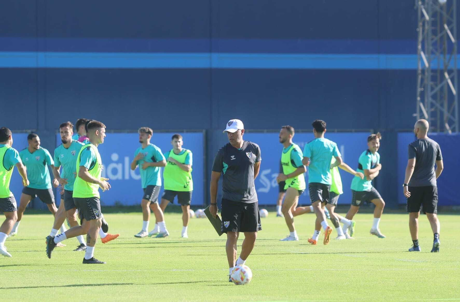 El Málaga suda antes de 'encerrarse' en Estepona