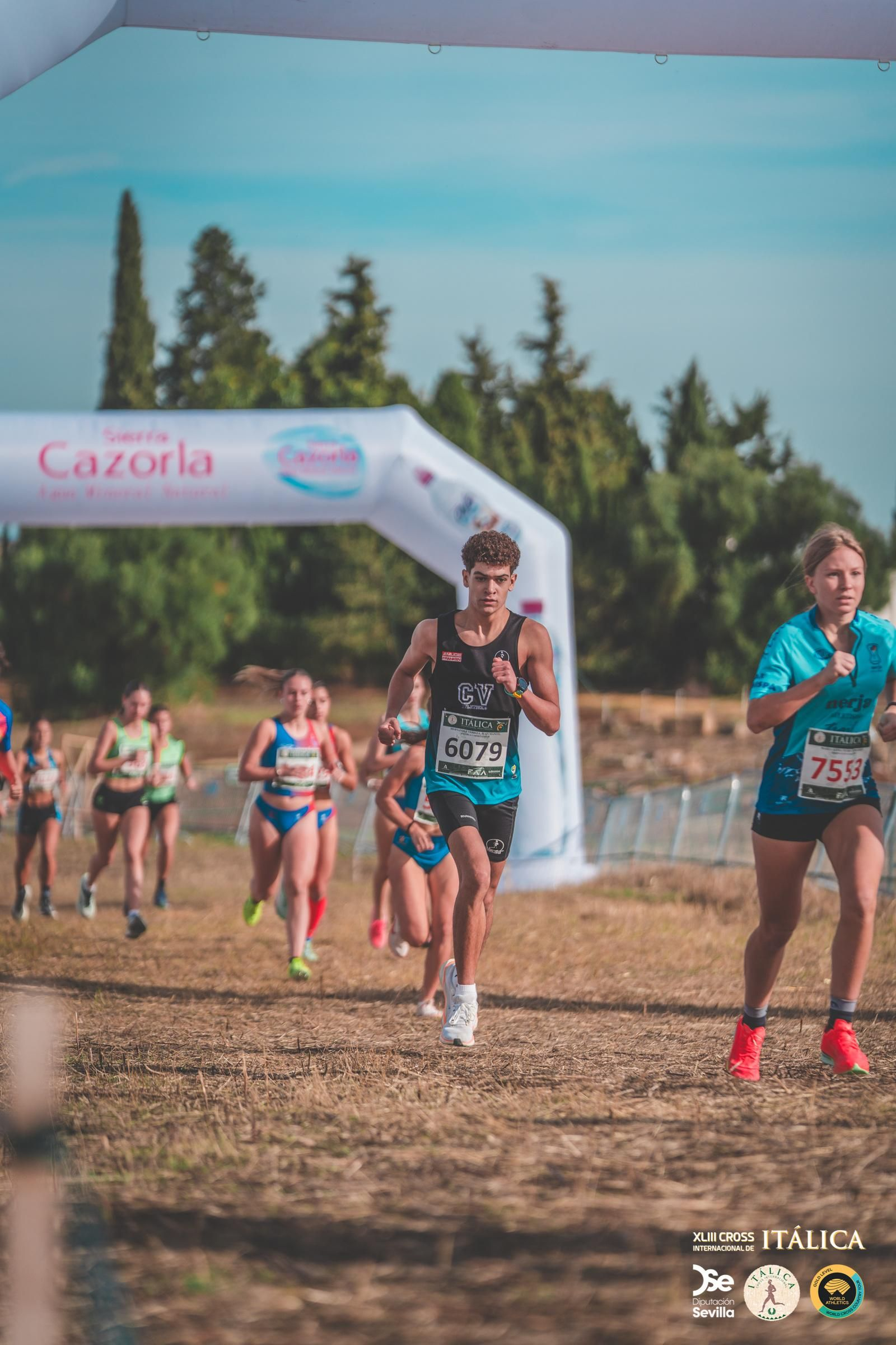 Búscate en las fotos del Cross de Itálica 2025 | 5