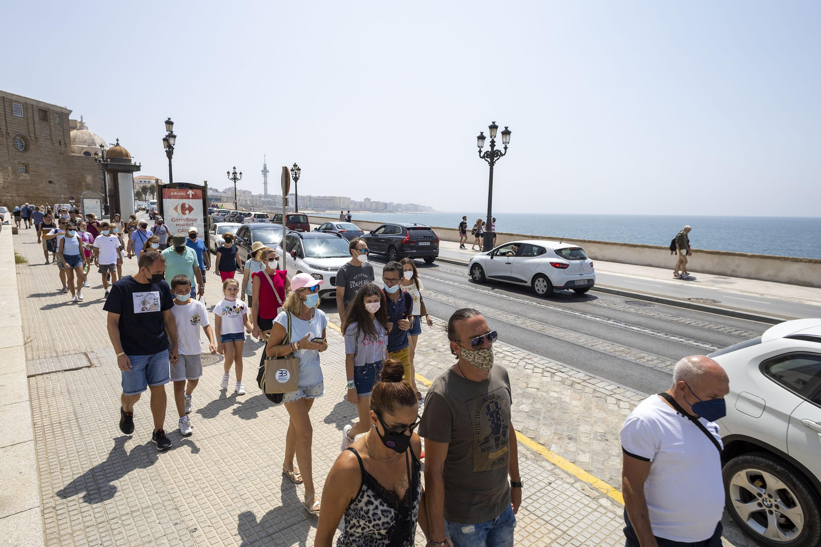 Un grupo de turistas este verano por el Campo del Sur.