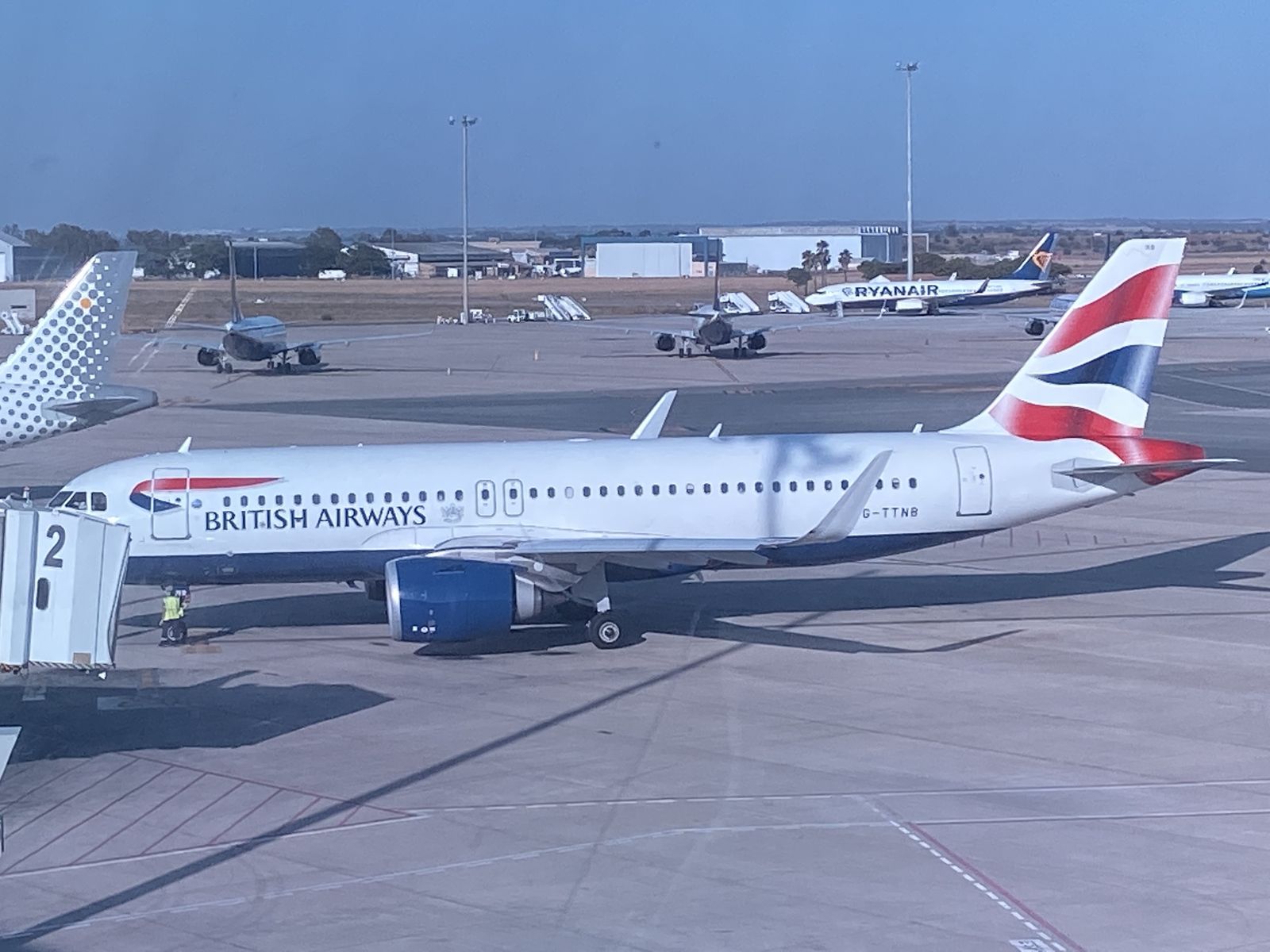 El primer avión procedente de Heathrow esta tarde en San Pablo.