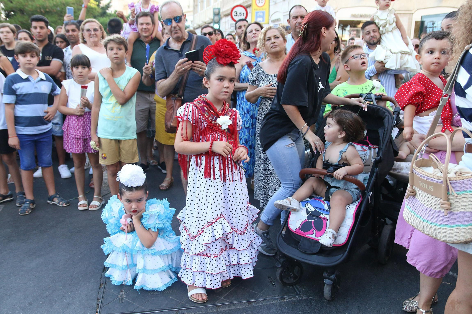 Las imágenes de la batalla de flores en la Feria de Almería 2023