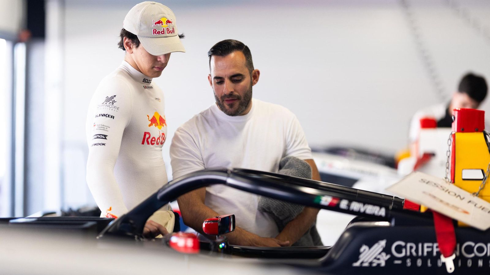 Marco Barba junto a Ernesto Rivera