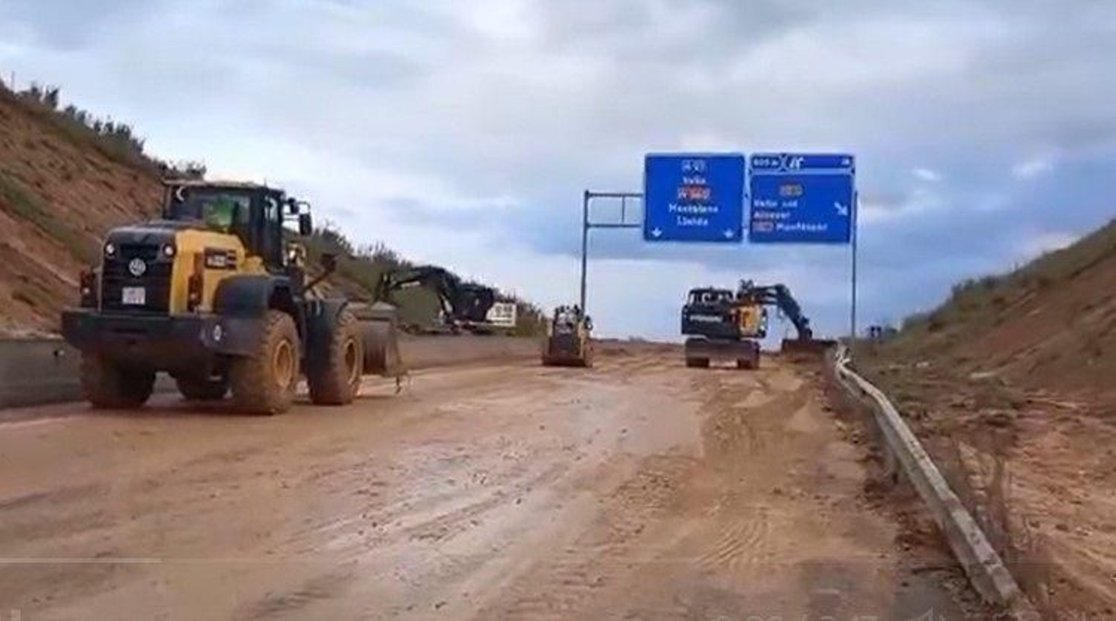 Actuación de urgencia en la A-27 en Valls (Tarragona). Actuación de urgencia en la A-27 en Valls (Tarragona).