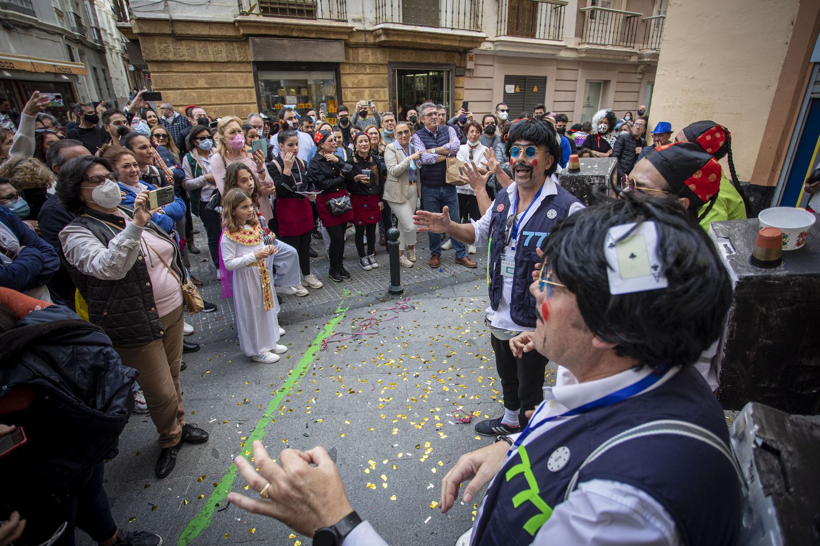 Imágenes del domingo de Carnaval ilegal en Cádiz