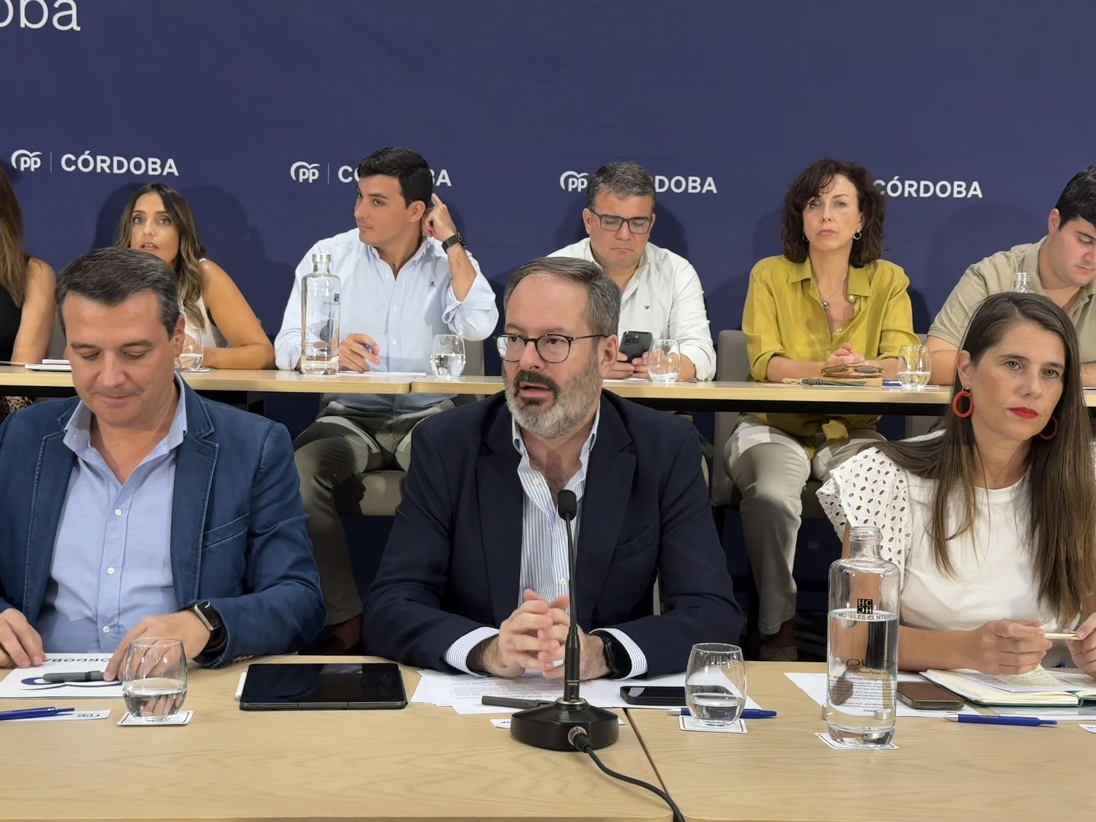 Adolfo Molina, al frente de la junta directiva del PP de Córdoba.