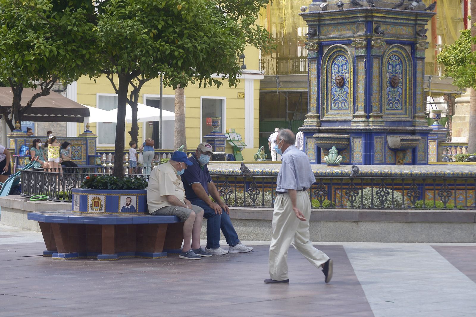 Imágenes del primer día de obligatoriedad de las mascarillas en Algeciras: