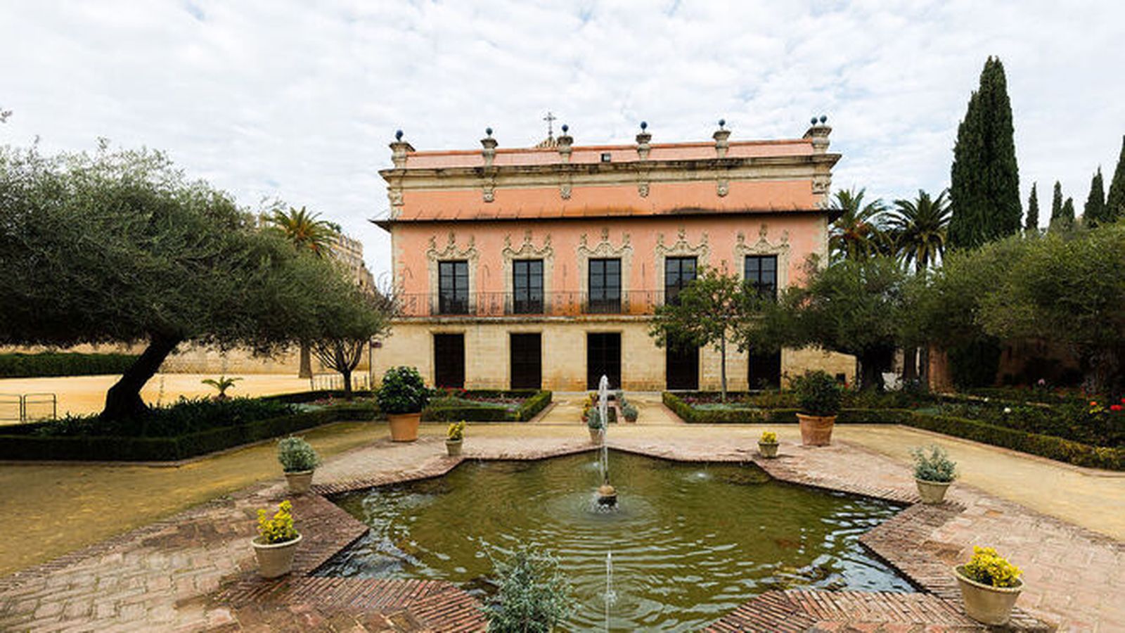 Palacio de Villavicencio, ubicado en el interior del Alcázar de Jerez.