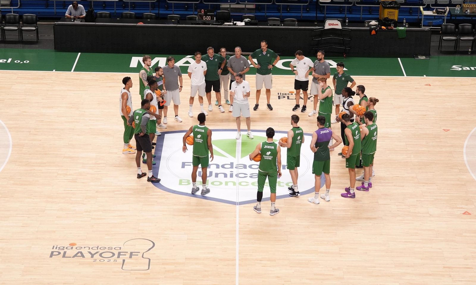 El Unicaja prepara el duelo ante el Barça con 14 jugadores