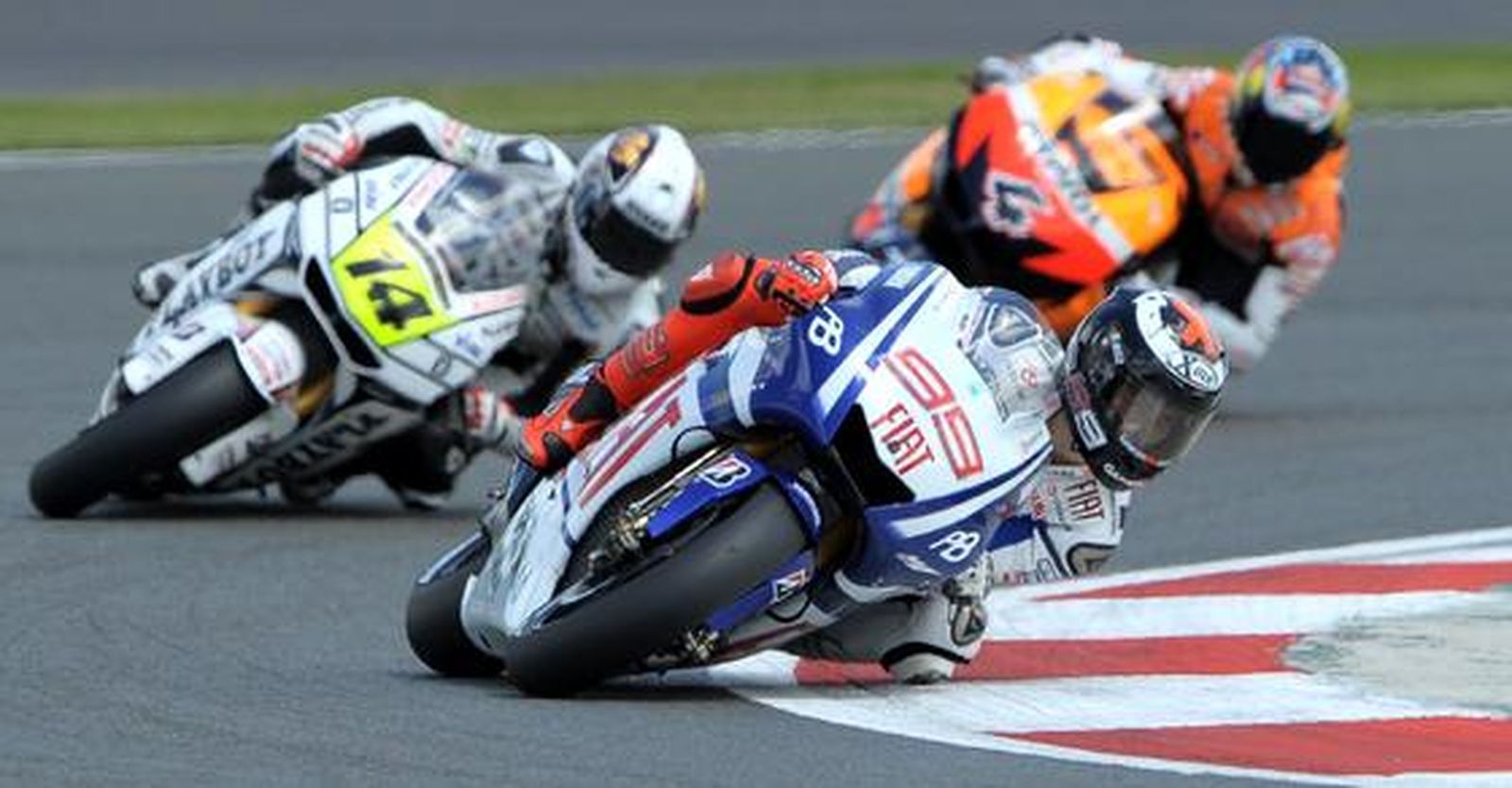 Lorenzo liderando la carrera de MotoGP.

Foto: EFE/ AFP/ Reuters