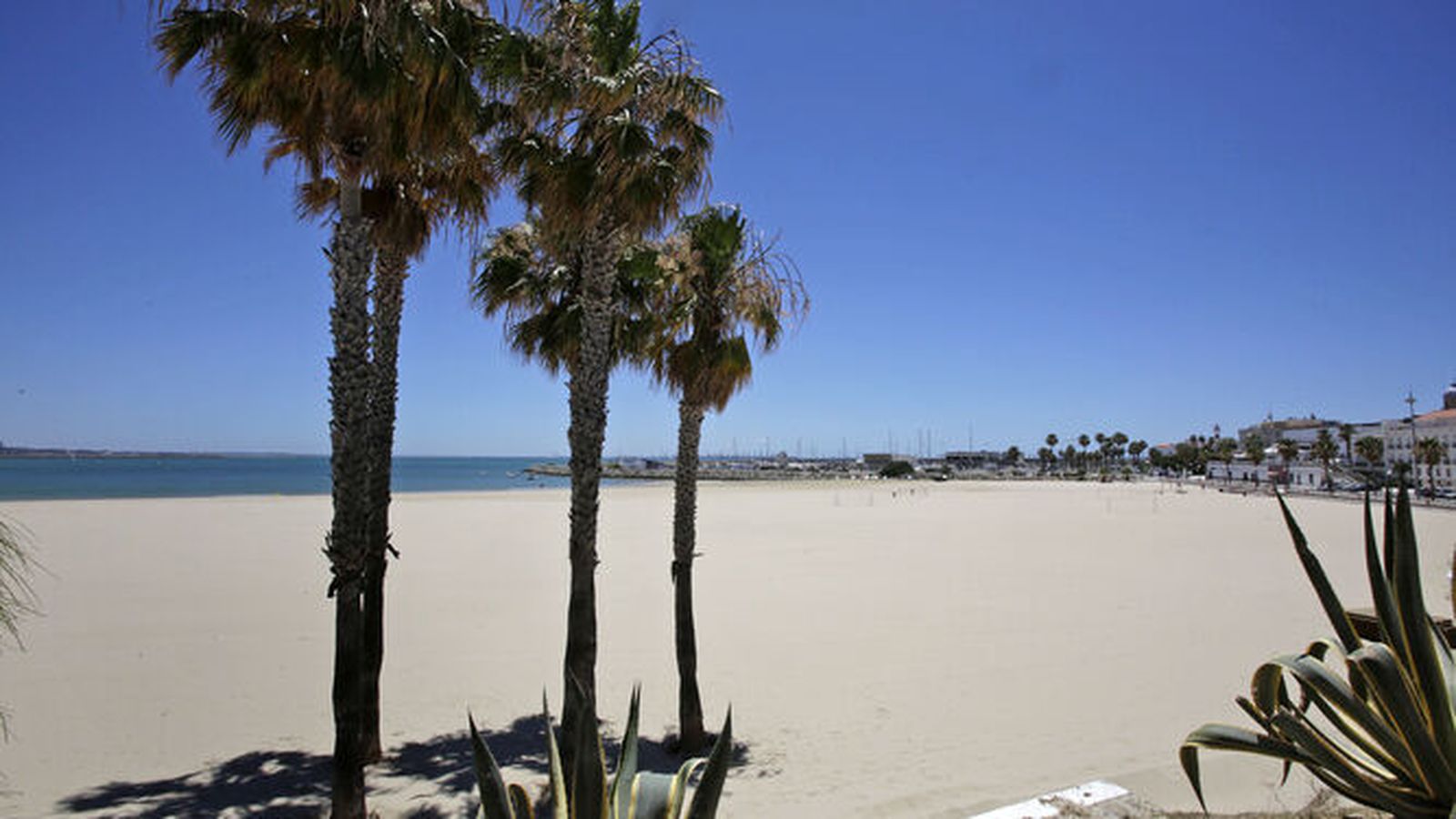 Playa del Rompidillo en Rota.