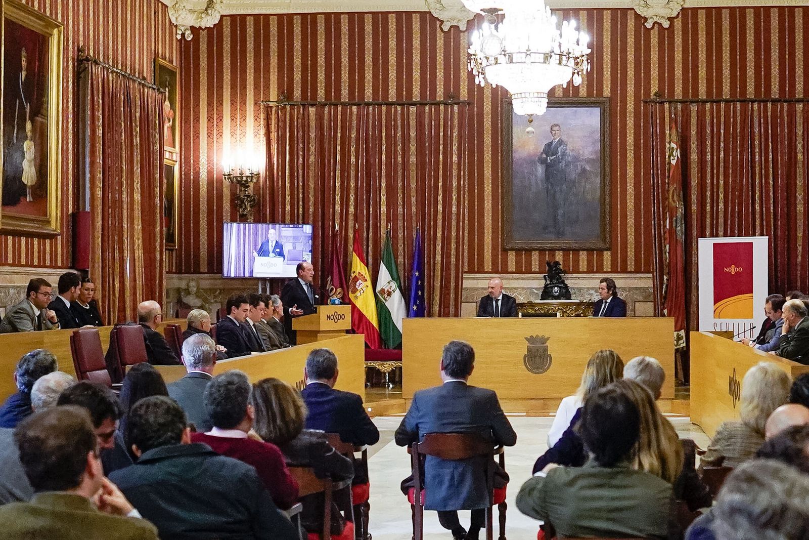 Este primer acto de la marca 'Sevilla es taurina' se organizó a modo de debate en el Salón de Plenos.